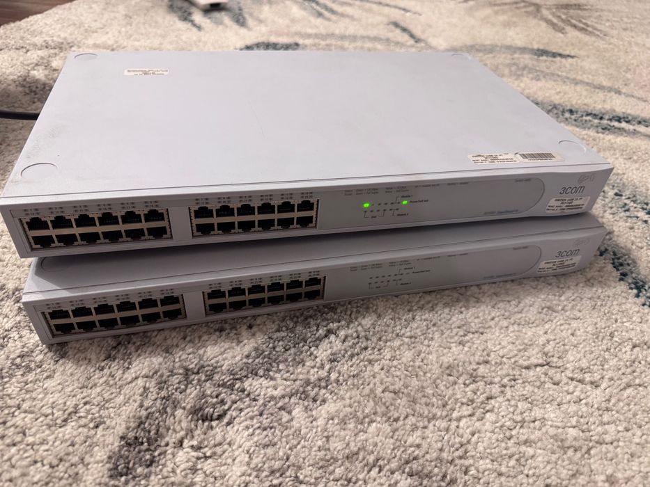 Switch 3Com SuperStack 3 4400 – 24 porturi – 3C17203