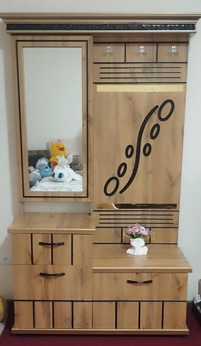 Трюмо с зеркалом