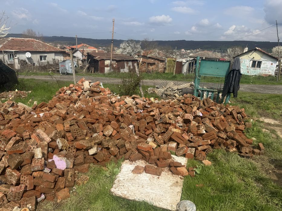 Керемиди и тухли здрави 15 цента керемида 5 цента тухла