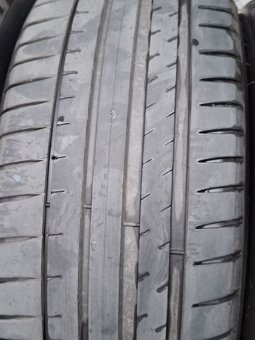 Vând cauciucuri Michelin 225/50/18 de vara