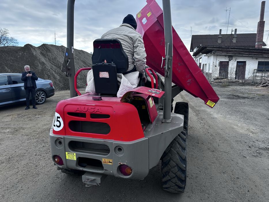 Vand Dumper de 3,5 tone in stare foarte buna de functionare