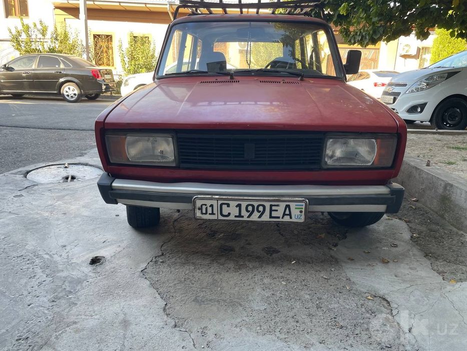 Vaz 2104 rangi qizil 1990 yil