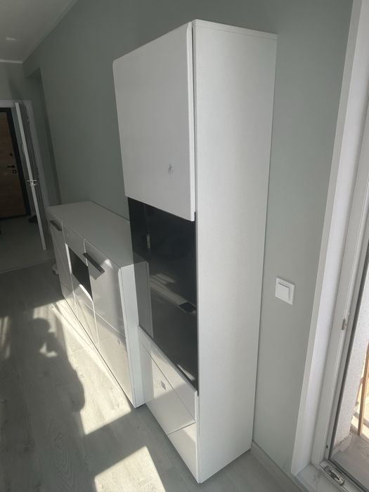 Скрин + висок шкаф за всекидневна