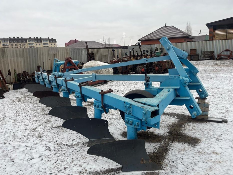 Продам 8 корпусный плуг г Костанай