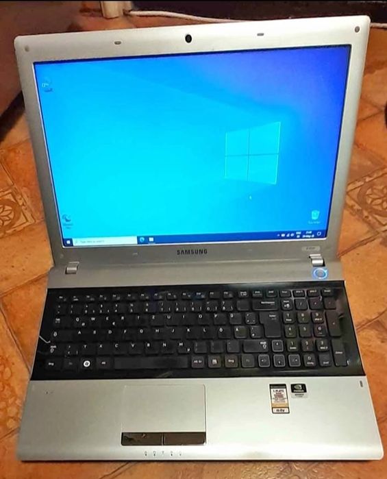 Laptop i7 Samsung SSD 240GB/12 GB rami placă video dedicată 1 Gb NVIDIA