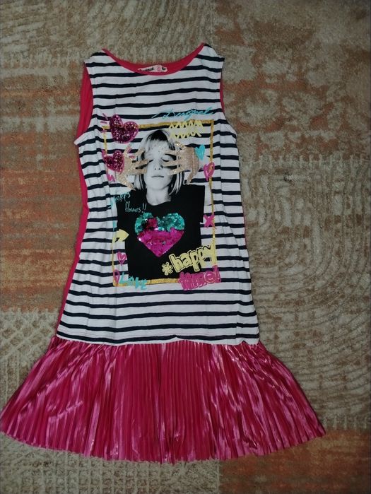 Красиви рокли три броя за 24, 00€ общо