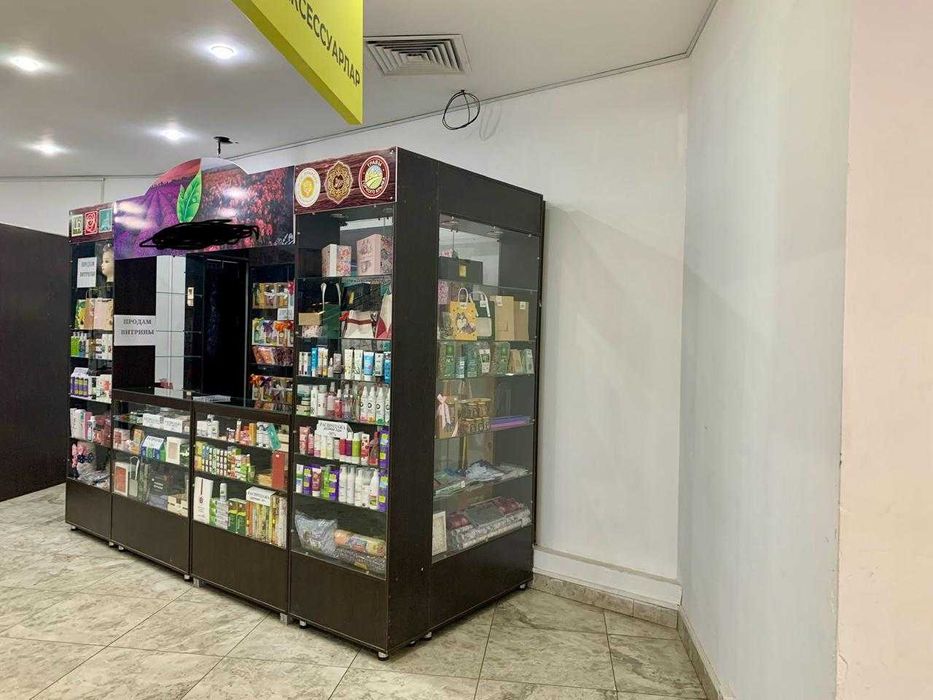 торговое оборудование витрины б\у