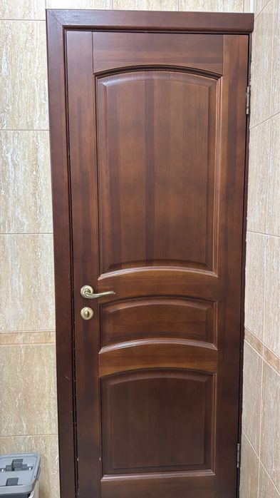 Продается межкомнатная дверь.