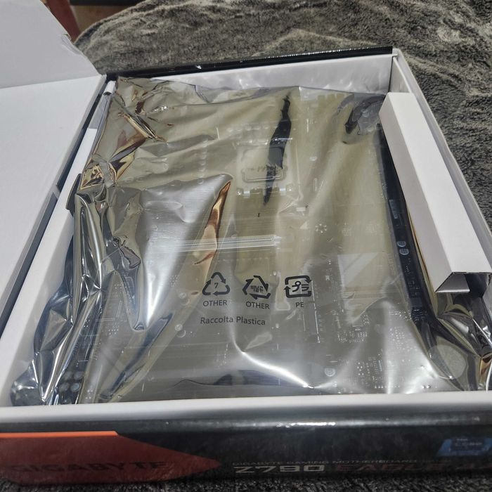 Gigabyte Z790 Eagle AX DDR5 — мощная база для Intel