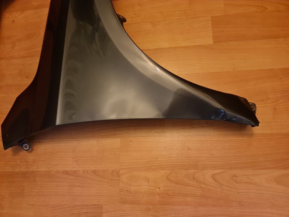 Vand Aripa dreapta originala avariata VW Passat Alltrack Gri Metalizat