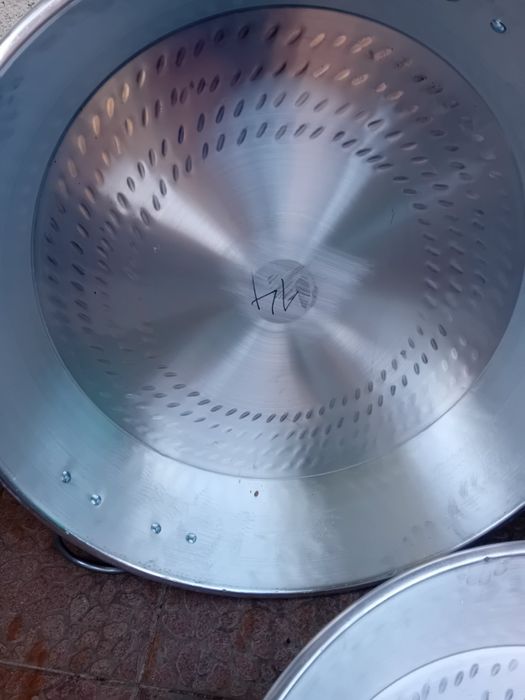 казани неръждавейка.Големи  тави