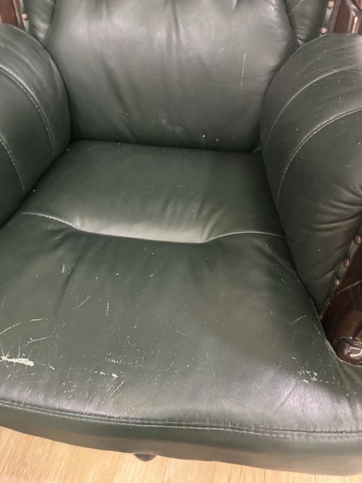 Кресло кожаное продам