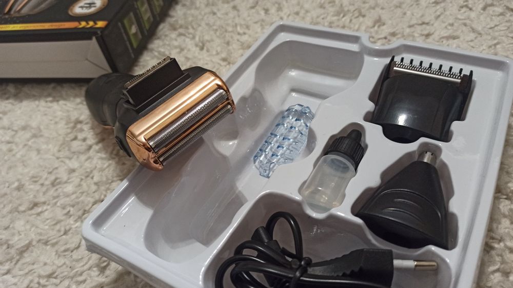 Машинка для стрижки волос 3в1 новая