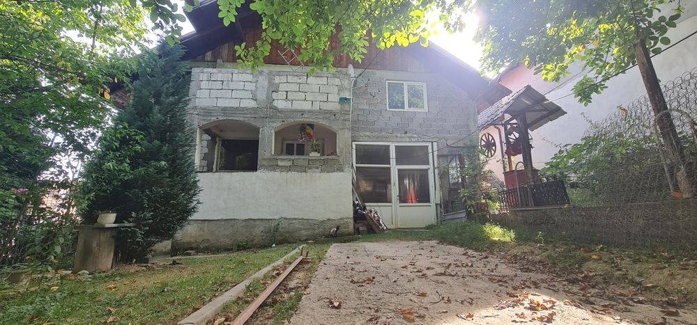 Casă de vânzare Zărnești și in Rate
