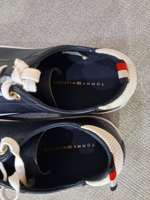 Намалени! Сникърси Tommy Hilfiger