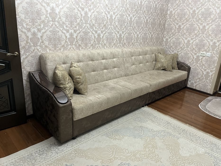 Диван сатылады.