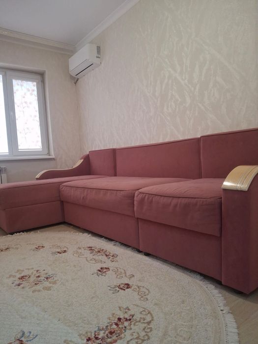 Диван в хорошем состояний