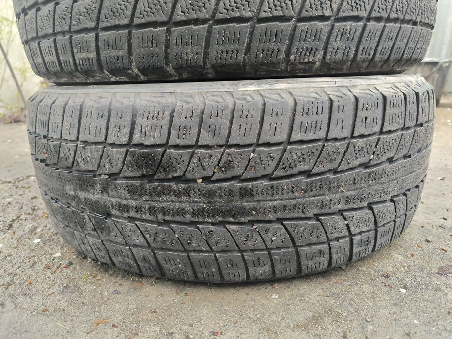 Комплект зимних шин