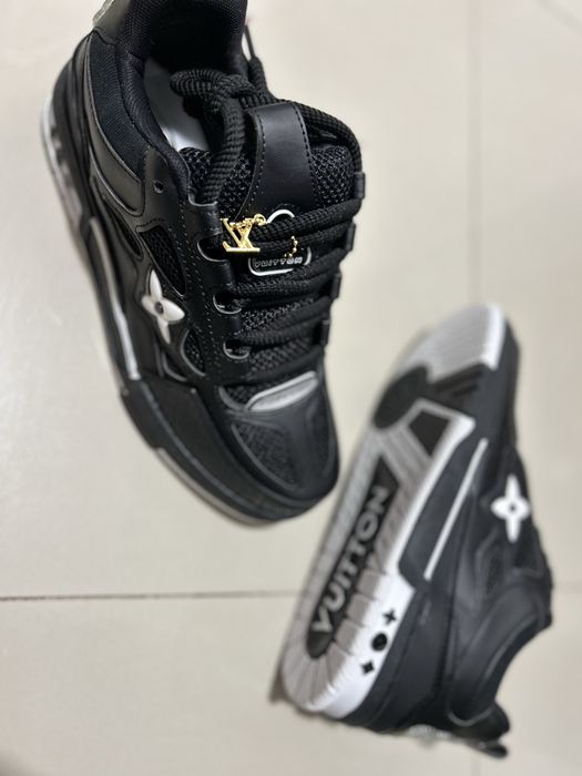 Adidasi Marime 42