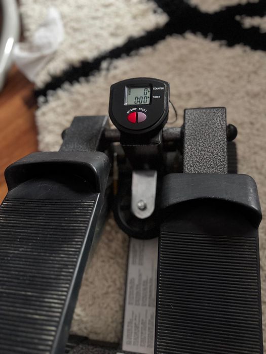 Mini stepper echipat cu display
