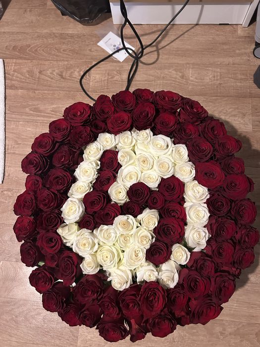 Цветы свежие …………