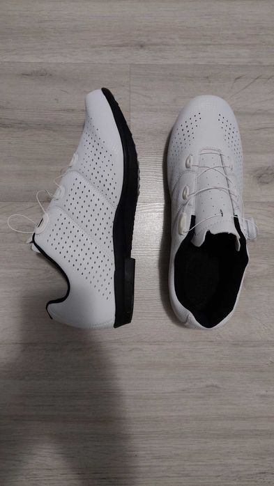 Обувки за колоездене без клипс