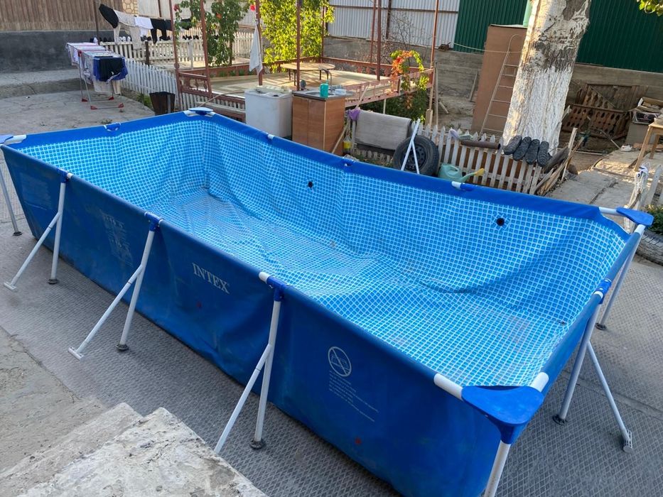 Продам бассейн  в хорошем состоянии