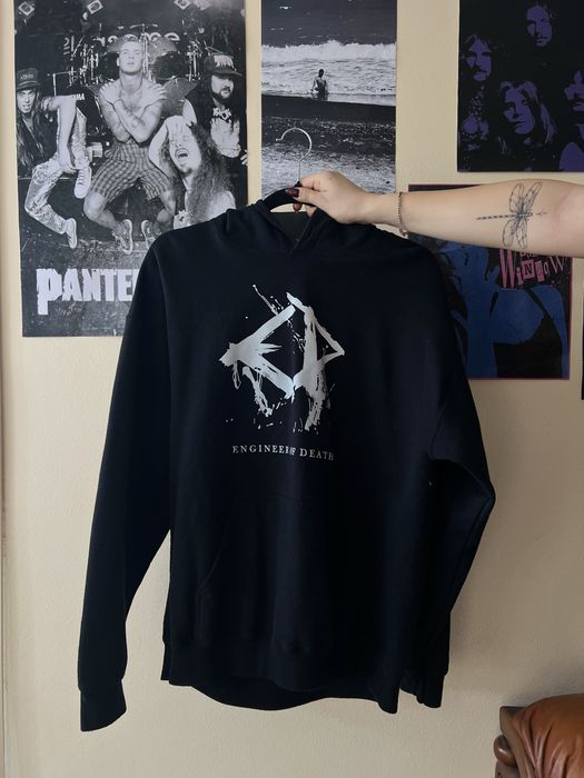 Суичър Engineers of death: Trust no one