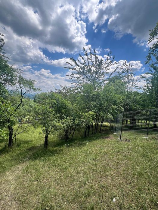 Breaza. Str Plaiului. Teren cu priveliște panoramică si utilități.