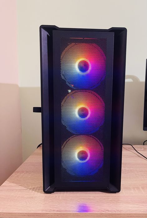 Компютър с монитор