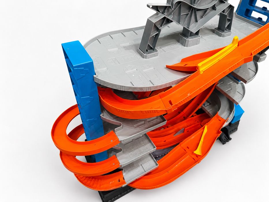 Hot Wheels ultimate garage