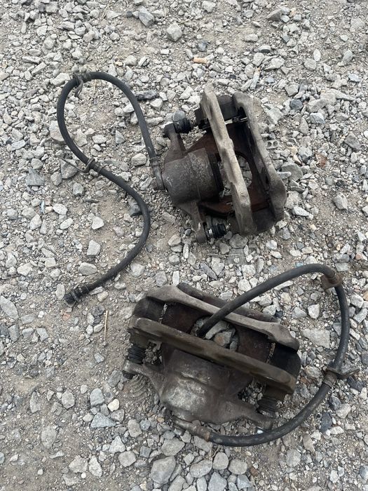 Суппорта на тойота авенсис,стояли на авенсисе 3го поколения 2009 г.в.