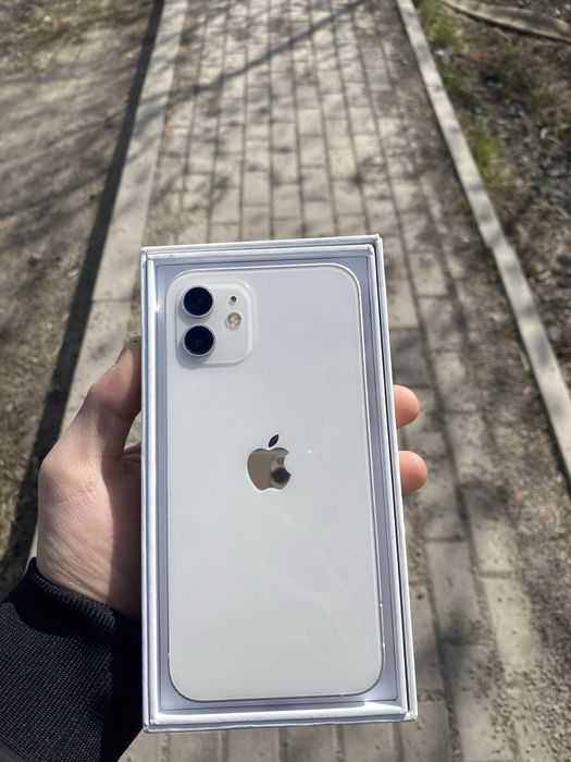Продаётся iphone 12
