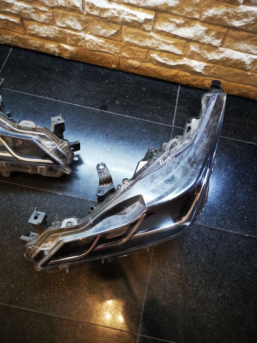 Far stânga dreapta toyota corolla sedan 2020 halogen 2021 2022 2023
