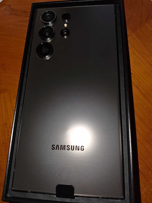 samsung galaxy S24 ultra нов