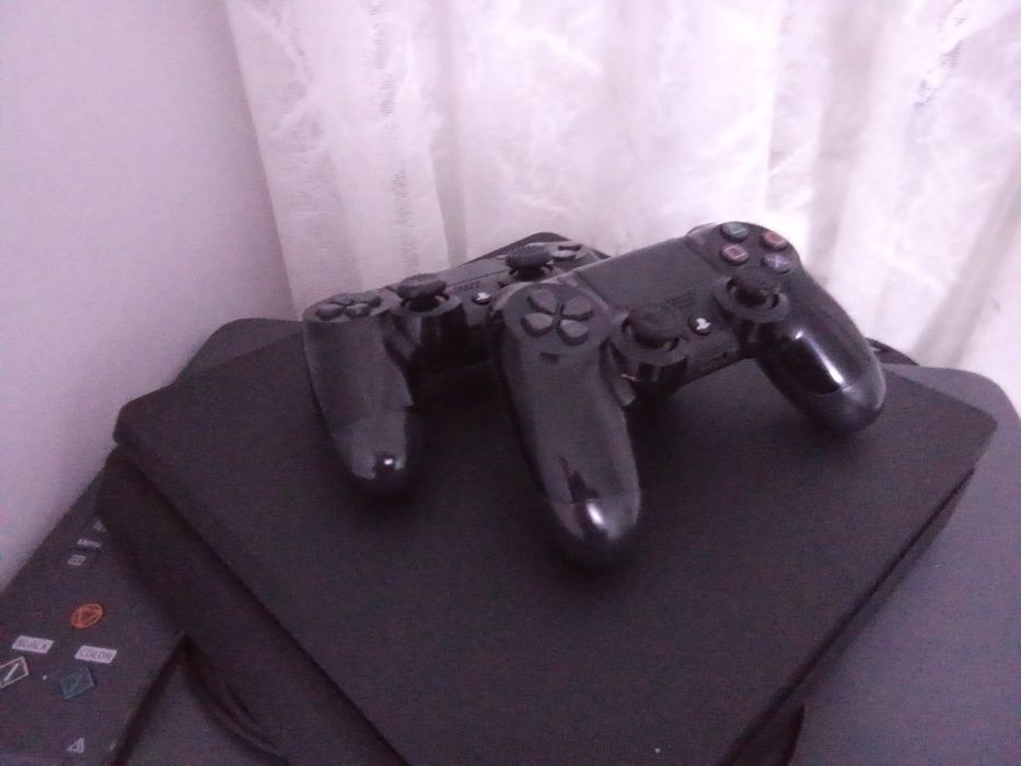 Приставка 4 прадаю