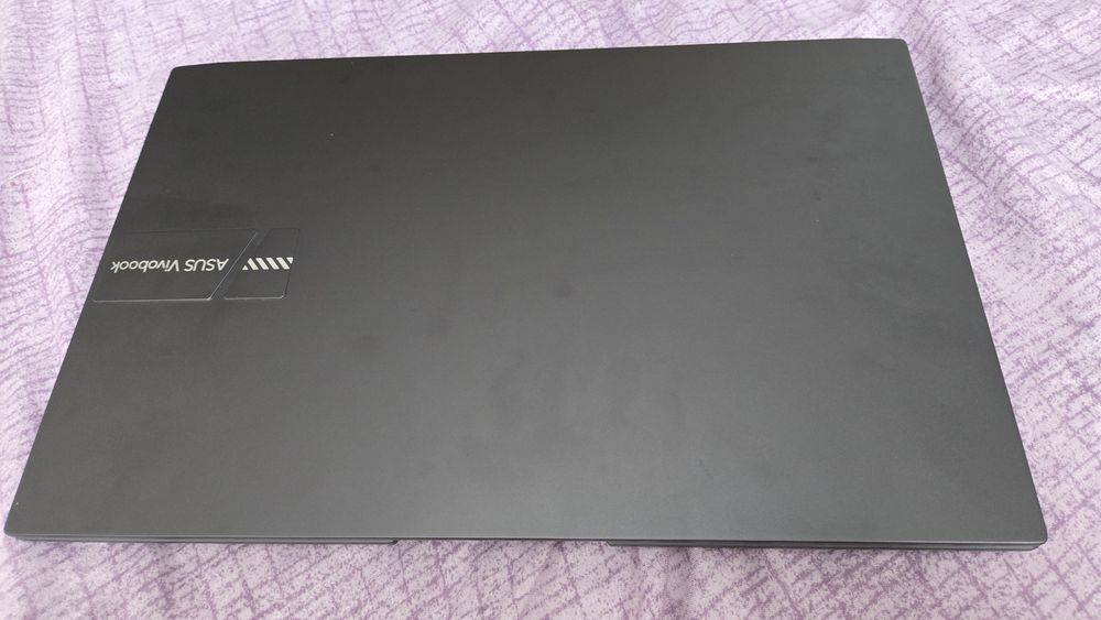 Laptop Asus Vivobook Pro 16 RTX 4060 Ryzen 9 7940HS 16GB DDR5