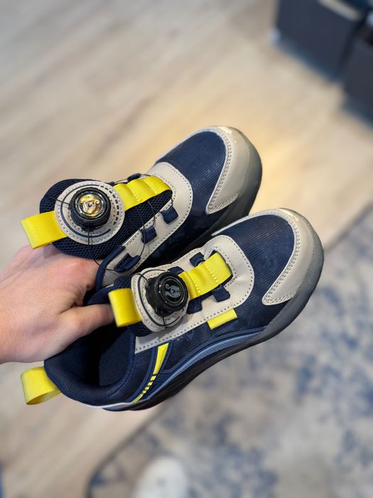 Маратонки с колелца