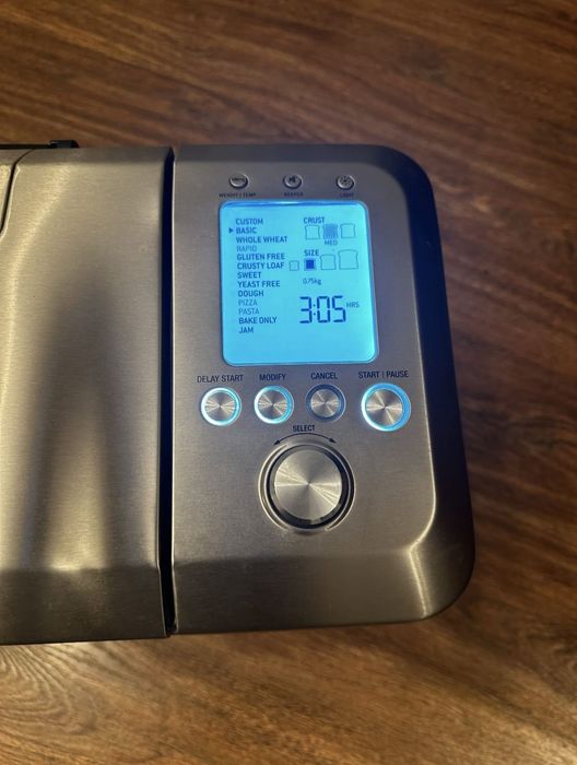 Новая хлебопечь BORK X800.