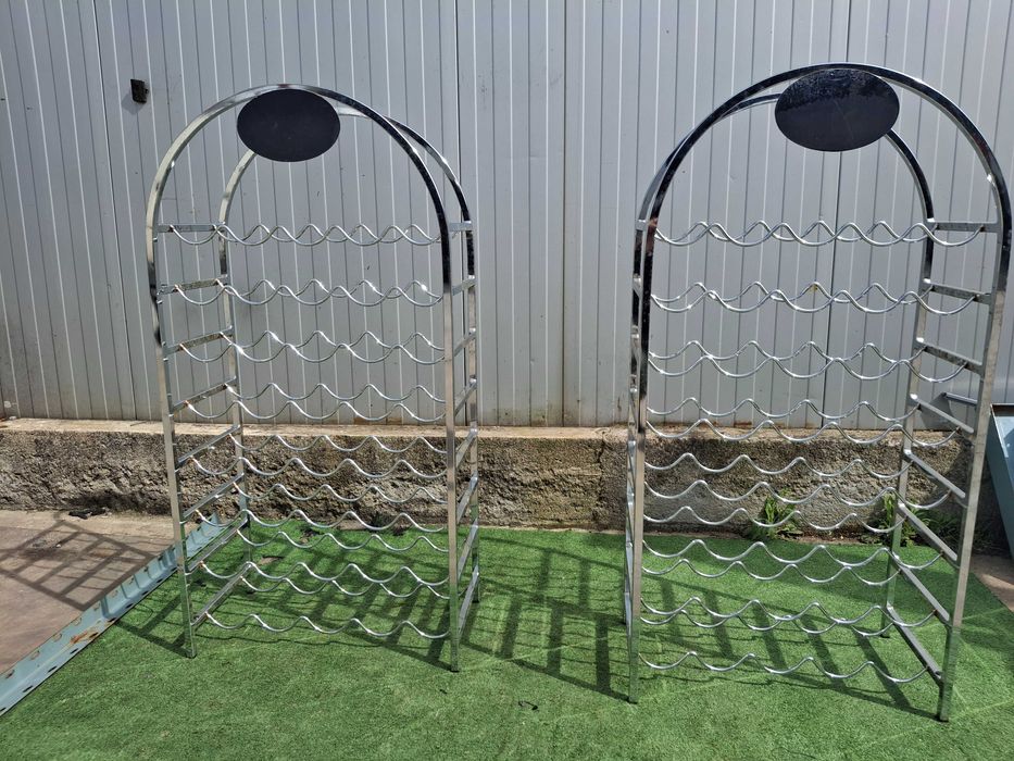 Метални стойки за бутилки вино