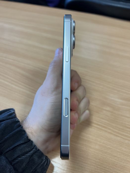 iPhone 16 Pro Max 256GB 28 цикъла Гаранционен