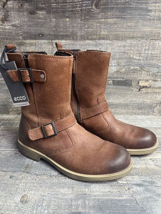 Срочно! Продаются новые ботинки ecco!