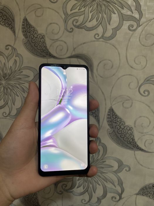 Samsung A12 telefoni