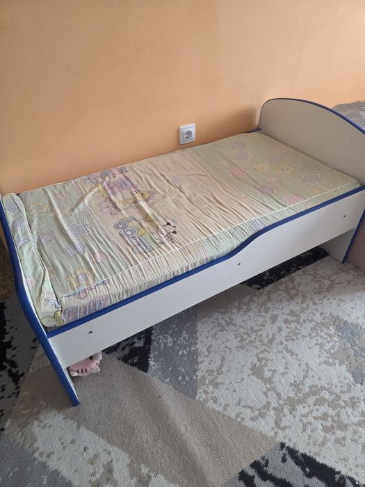 Детская кровать с матрасом