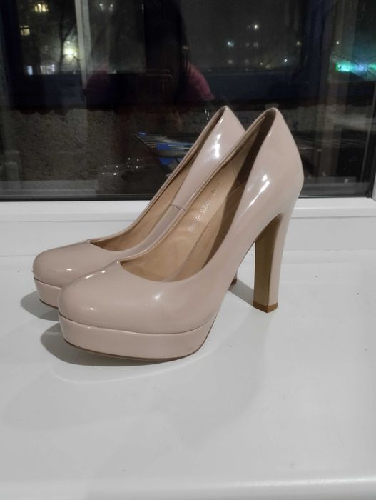 Продам молодежные туфли