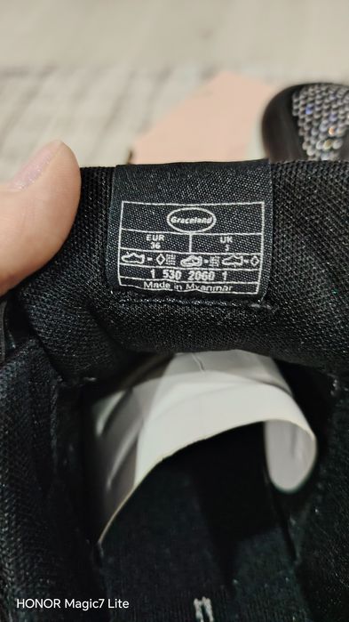 Adidași negri cu strasuri