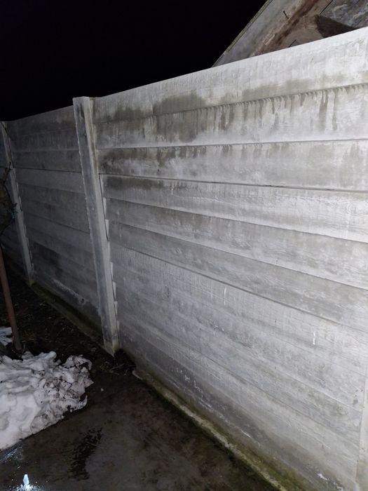 Vand gard din beton pretul este pe metrul liniar