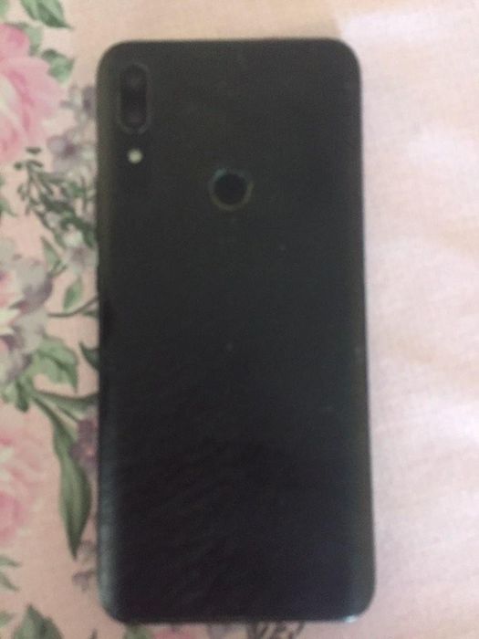 HUAWEI  P Smart Z srochni sotiladi narxi 650 000 ming