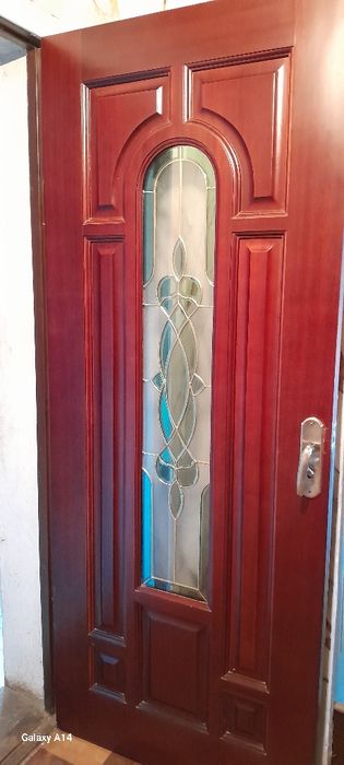 Продам двери  дерево дуб  .