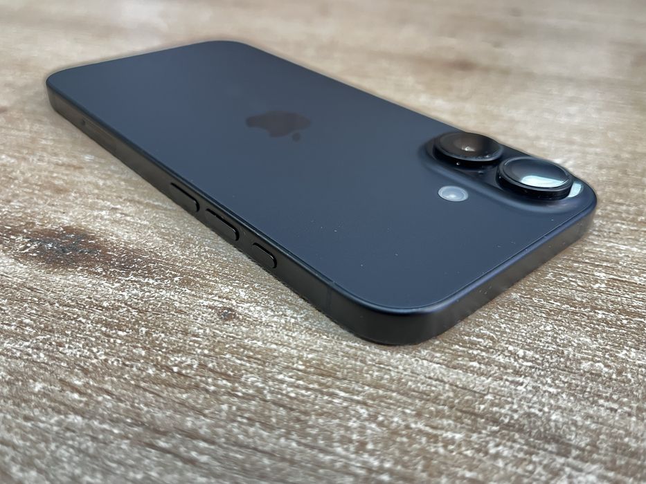 iPhone 16 128GB Перфектен 100% Бат. Гаранция